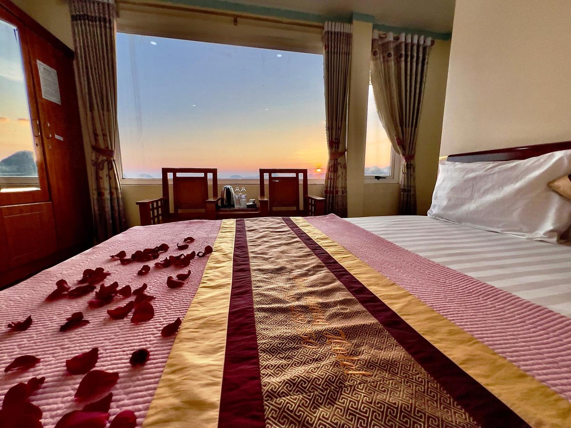 Manh Vuong Hotel Catba Dong Khe Sau Экстерьер фото