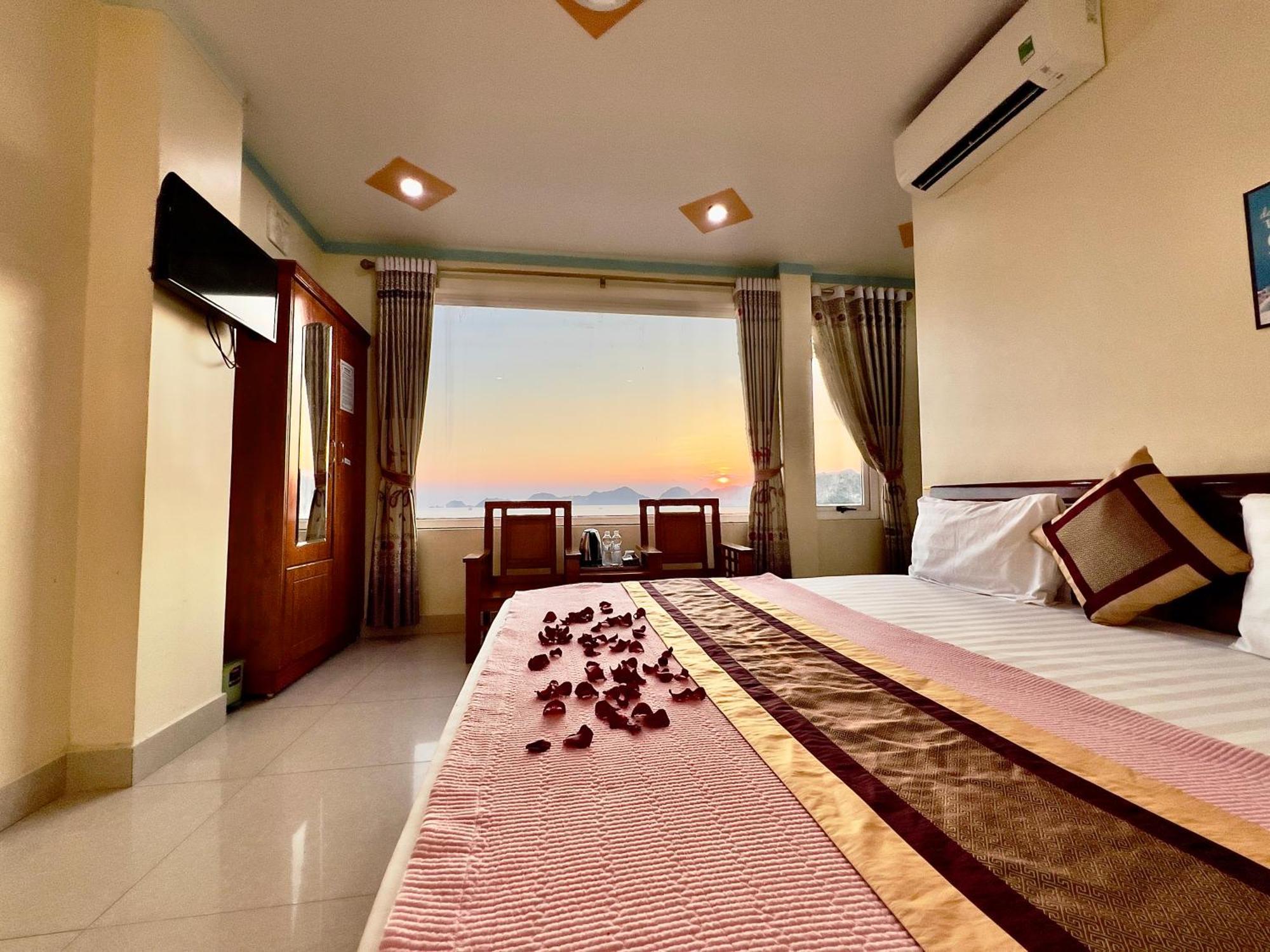Manh Vuong Hotel Catba Dong Khe Sau Экстерьер фото